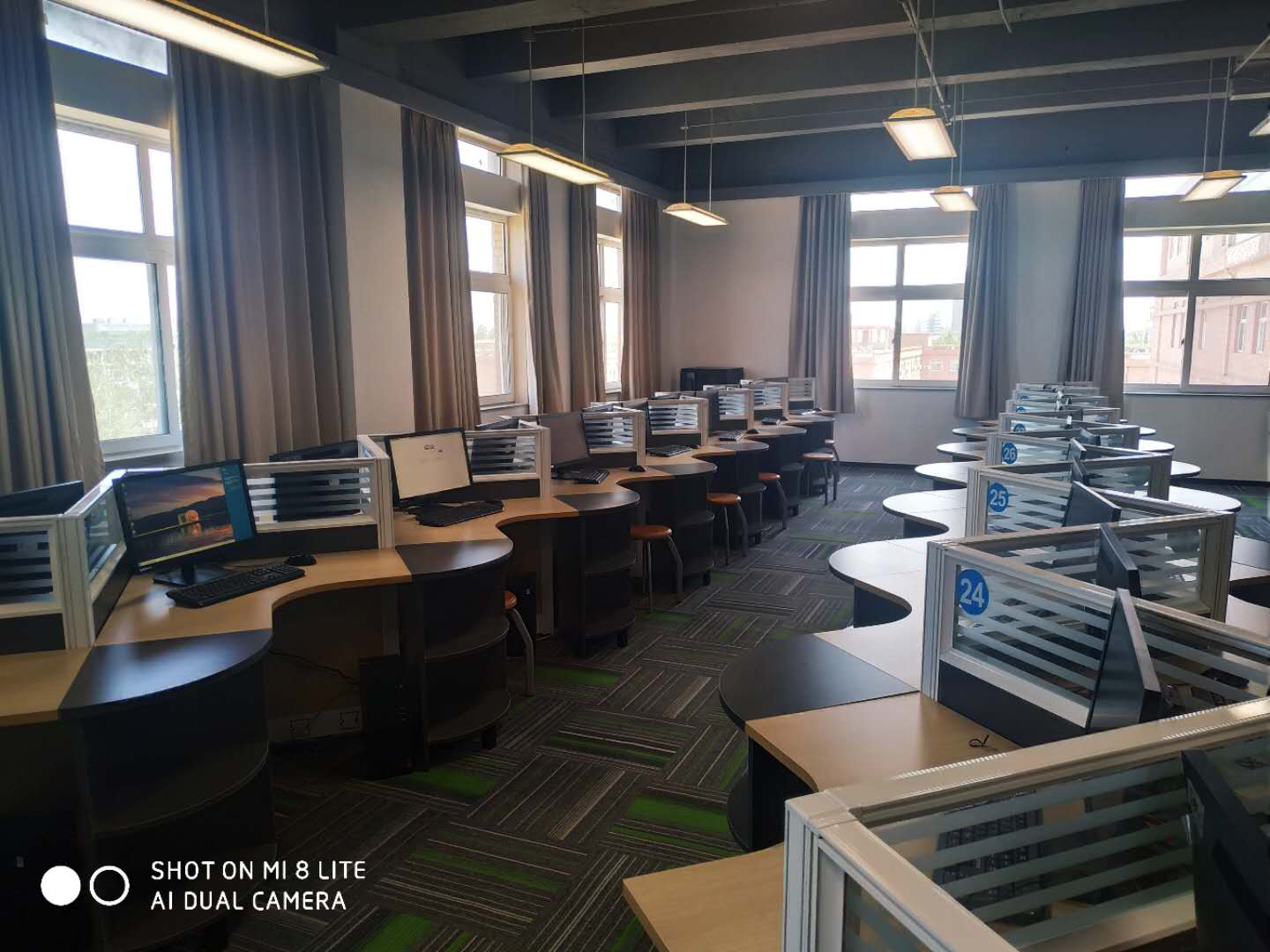 助力國際學校，智慧課堂上線！